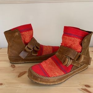 Sorel Yaquina Blanket Ankle Boots Size 8.5